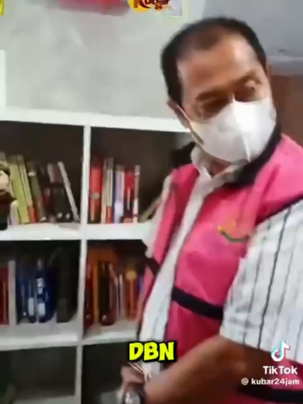 MANTAN GUBERNUR KALTIM ISRAN NOOR DIPERIKSA PENYIDIK KEJATI KALTIM, TERKAIT KASUS DANA HIBAH DBON #DBONKaltim #KorupsiKaltim #KasusDBON #DanaHibah #Dana100Miliar #KejatiKaltim #AgusHariKesuma #ZairinZain #DisporaKaltim #KorupsiOlahraga #PengelolaanDana #HibahOlahraga #KaltimTerkini #BeritaKaltim #AntiKorupsi #KPK #HukumKaltim #KeadilanUntukRakyat #DanaAPBD #transparansianggaran 