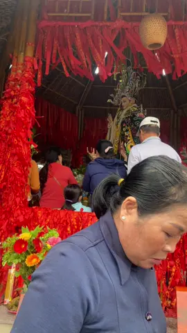 Mẹ mẫu tiền giang. Mong cả nhà ai gặp video này cầu gì được nấy mọi việc hanh thông 