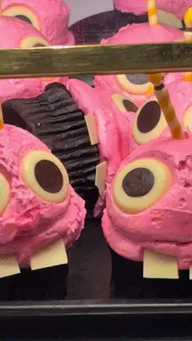 A fallen soldier at #hhn  #fnaf #mrcupcake #fivenightsatfreddys 