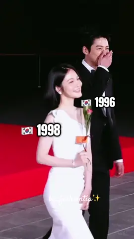 Tẻn tẻn vậy thôi chứ gu thời trang xịn nha #kdramafashion #shinyeeun #rowoon #busaninternationalfilmfestival #by_fashiontip 