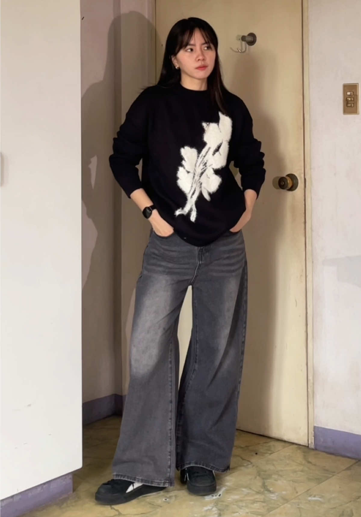 Can’t go wrong with a good longsleeve.😮‍💨 #longsleeve #outfitcheck #outfitideas #TikTokFashion #fyp 