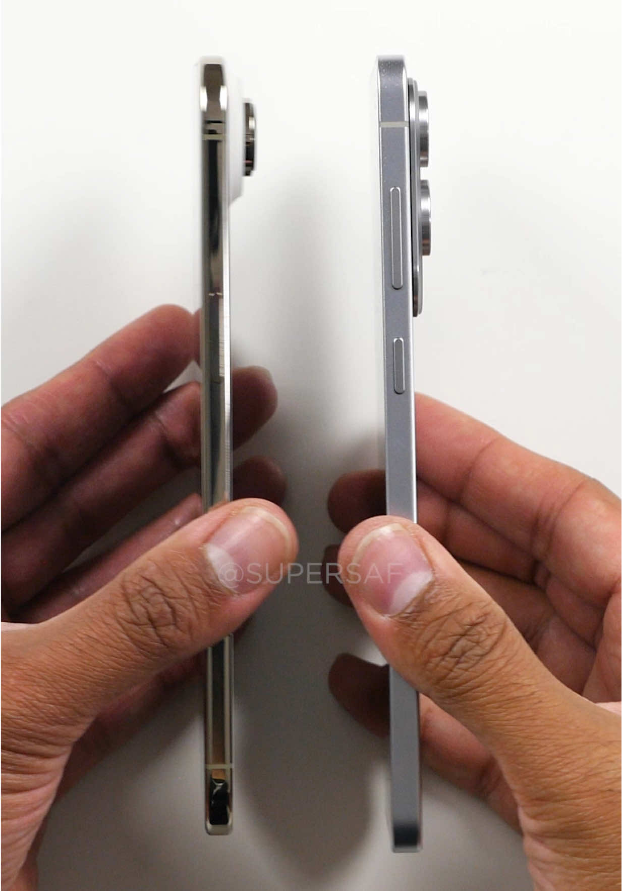 iPhone Air or Samsung Galaxy S25 Edge? 🤔 #iphoneair #samsunggalaxys25edge #iphone17pro #fyp #supersaf 