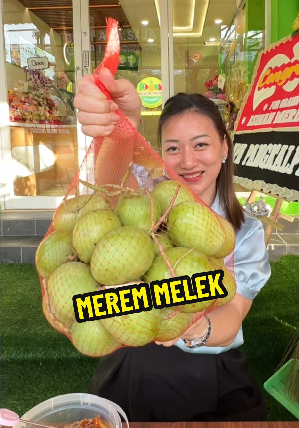 Replying to @senjastory94 KESINI CUMA BT NYARI SENSASI MEREM MELEK … ASTAGA TUH MANGGA DONAT SM GOWOK KECUTTT POLL 😂😂😂 #nanakoot #asinanmeremmelek 