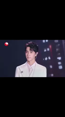 37 tuổi — vừa đủ để làm say lòng người, vừa quá ngắn để sống trọn một đời. Bao nhiêu lời chưa nói, bao nhiêu vai diễn còn dang dở, giờ chỉ còn kỷ niệm. Công lý ở đâu? #justiceforyumenglong #vumonglung🍋🍋 #justiceforyumenglong于朦胧 #yumenglong #911 
