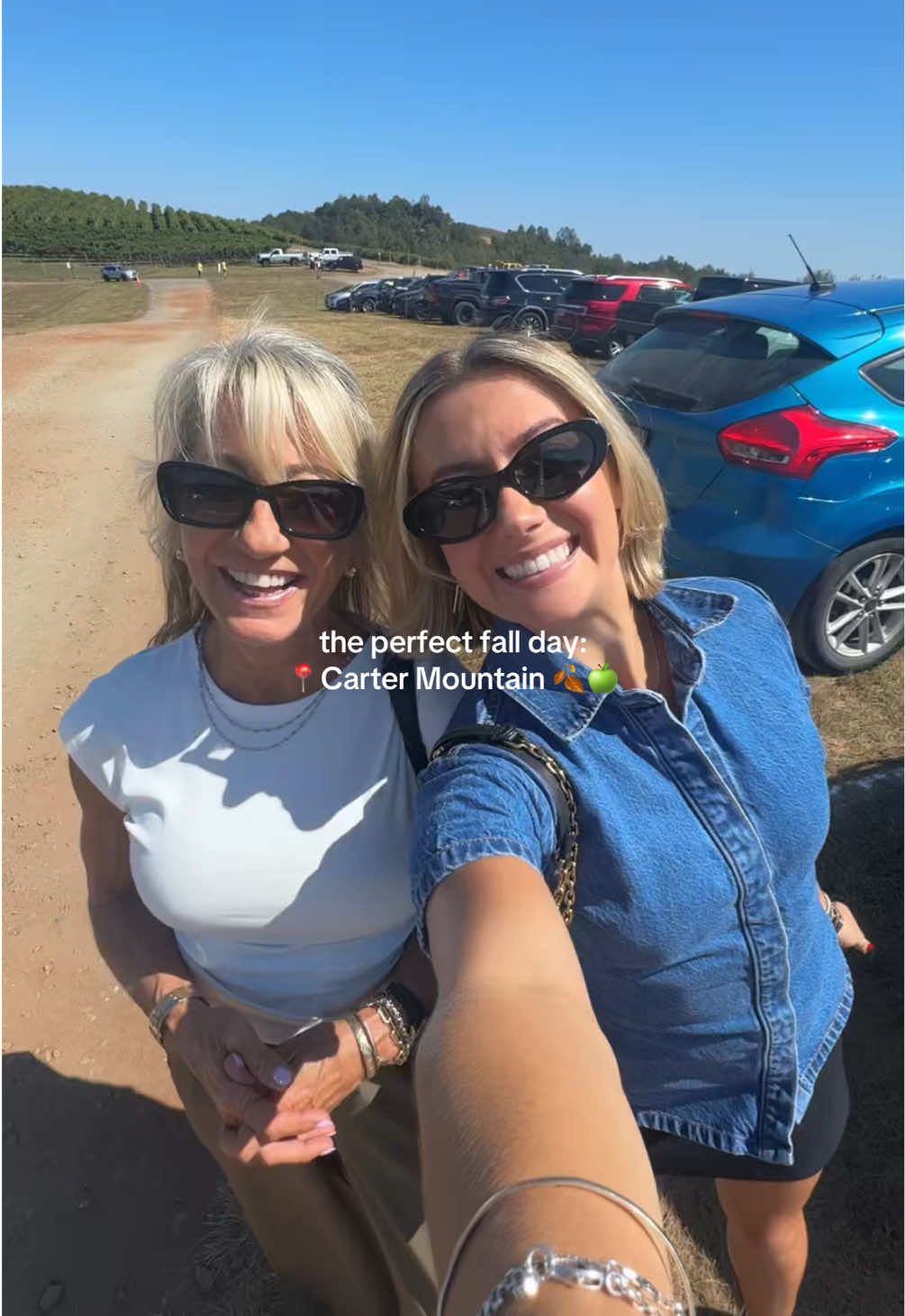 and the best part is it’s only about an hour drive from Richmond 😇😇  #fallbucketlist #fallvibes #applepicking #richmond #richmondva 