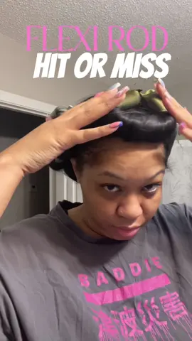 Hey girl 💕 flexi rod take down on this wig 👀 what we thinking, hit or miss? 😂🔥 first time trying flexi rods on a wig and I had to see how it turns out 💅🏽  #flexirods  #curlinghairtutorial  #heatlesscurls  #heatlesscurlsovernight  #hairtok 