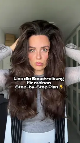 Fragst du dich, warum deine Haare platt wirken und kein Volumen halten? 😳 Oft liegt es nicht an deiner Haarstruktur – sondern an den Silikonen in deinen Produkten. 👉 Typische Silikone, die in Shampoo, Conditioner, Öl & Spray stecken: 	•	Dimethicone 	•	Amodimethicone 	•	Cyclopentasiloxane (D5) 	•	Cyclohexasiloxane (D6) 	•	Phenyl Trimethicone Das Problem? Sie legen sich wie Schichten ums Haar, machen es schwer & glatt – und genau so geht dein Volumen verloren. ✨ Meine Empfehlung: Reduziere Silikone in deiner Routine – und entscheide bewusst, in welchem Produkt du sie wirklich brauchst. Schon nach wenigen Wochen wirst du merken: mehr Leichtigkeit, mehr Bewegung, mehr Volumen. 📌 Speicher dir diese Liste für dein nächstes Drogerie-Shopping. 💬 Schreib „Volumen“ in die Kommentare, wenn du es ausprobieren willst. ➡️ Teile dieses Video mit einer Freundin, die immer über platte Haare klagt – sie wird dir danken. 🤍