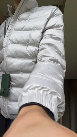 Dieses Cardholder zu tuff #fyp #ratemyoutfit #outfit #baller #viral 