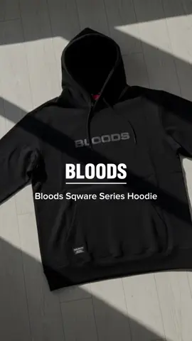 🔴 Bloods Sqware Series Hoodie Hoodie distro premium dengan detail bordir eksklusif + zipper rapi. Bahan katun fleece tebal tapi adem, bikin nyaman dipakai nongkrong, kuliah, atau riding malam. ✨ ✔ Detail bordir khas Bloods ✔ Bahan katun fleece lembut & awet ✔ Look streetwear casual keren 🚨 Stok terbatas – buruan sebelum sold out! #BloodsHoodie #SweaterZipper #StreetwearID #HoodieBordir #OOTDDistro