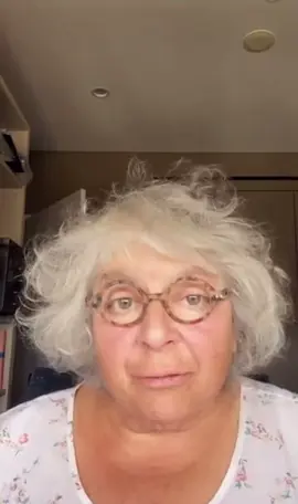 Who cares?!  #miriammargolyes #arthur #martha #whocares 