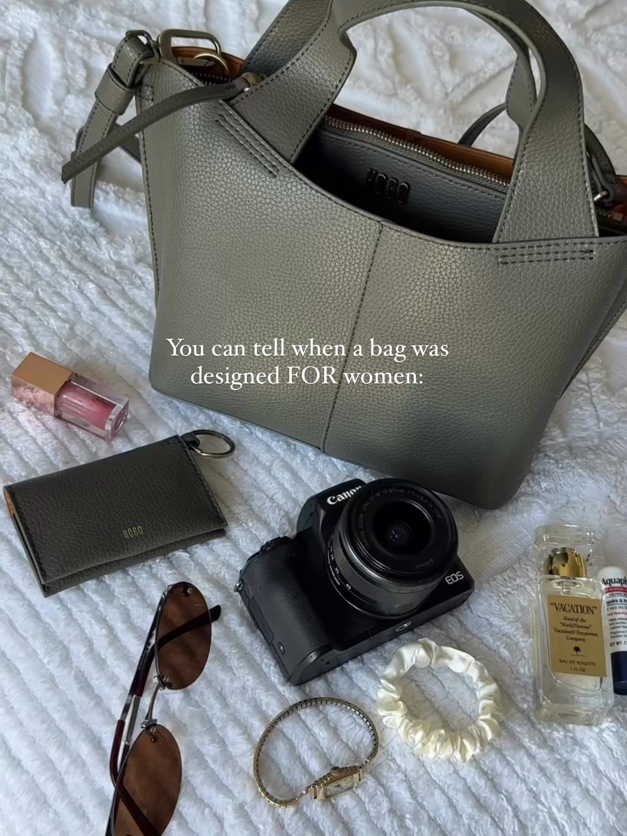 Designed with your life in mind. Our newest Vida Tote in Desert Palm has a spot for everything you carry. 🤎