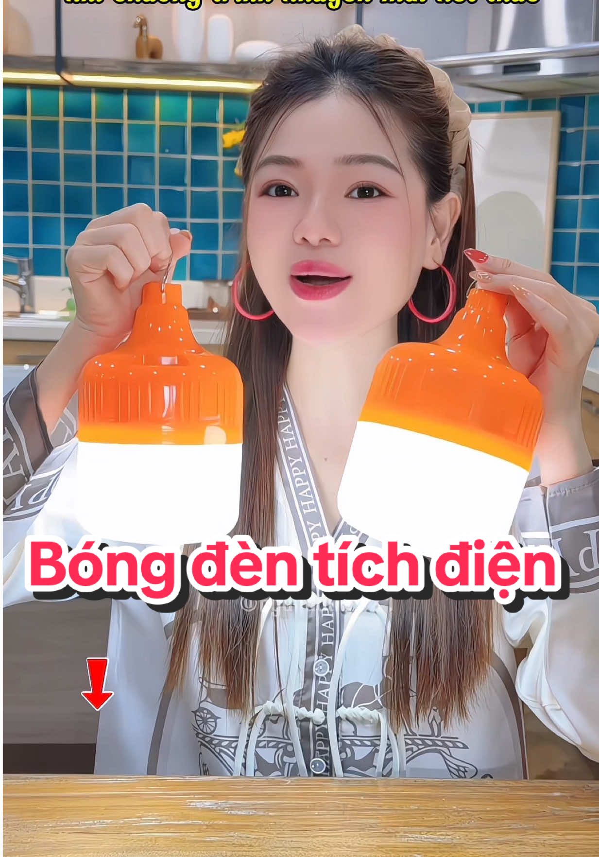 Trả lời @Gia dụng tiện lợi bóng đèn tích điện cho gia đình tiện lợi, chiếu sáng tốt cúp điện vẫn sử dụng được #bongdentichdien #bongdenledtichdien #bongdentichdien #ngandali  