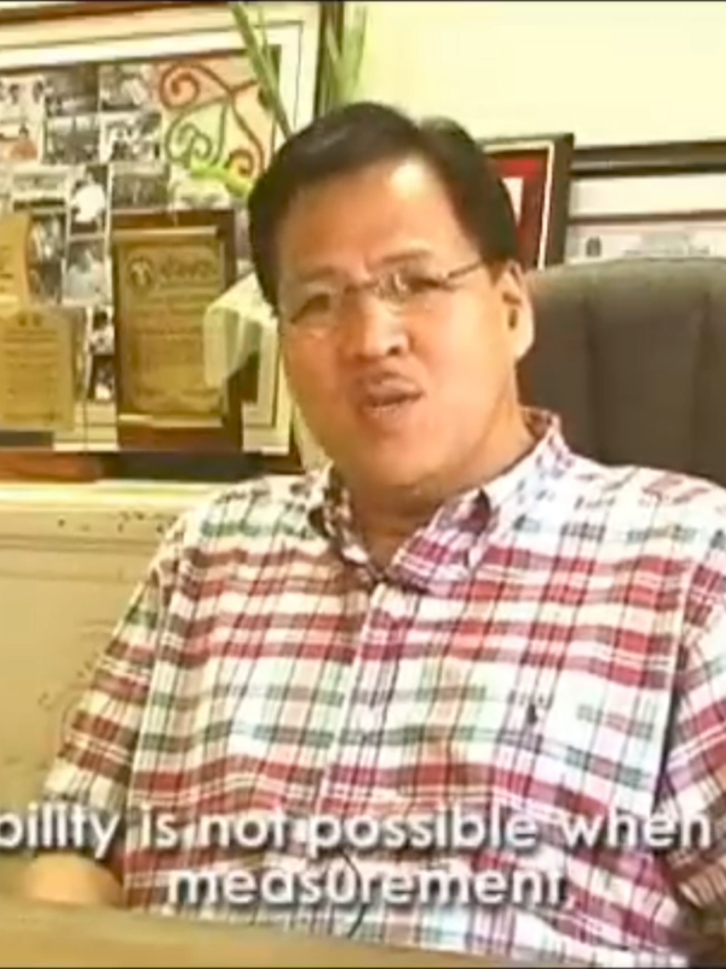 Before Mayor Vico Sotto, we had the late Sec. Jesse Robredo. The OG champion of good governance especially in LGU 🥹 He may not be with us now physically, but his legacy of good governance or the 'tsinelas leadership' continues through his wife and leaders like Vico Sotto and Bam Aquino. #philippines 