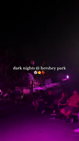 the perfect fall date #hersheypark #hersheypa #darknights 