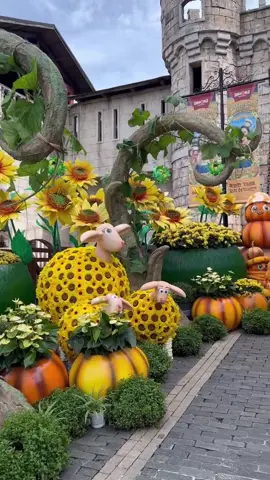 Ba Na Hills Day and Night 🥰🥰🥰🥰#BaNaAFF #banahills #banahills🏰 #checkinđànẵng #halloween 