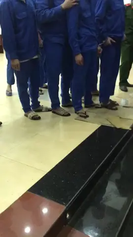 bị cáo có mối quan hệ gì... Ae xã hội.