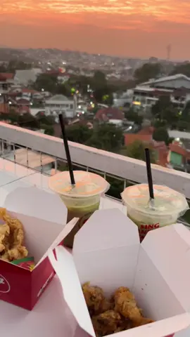 📍 Kopi Maju 57 - Rinjani tempt nyenja disemarang sambil lihat pesawat 🤩  #placetogosemarang #kopi57semarang #semarangstory #semarangtiktok #semarangviral 