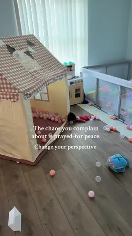 Changing the perspective on my messy house this Monday morning ⛅️👶🏼 #mom #routine #perspective #toddlersoftiktok #momroutine 