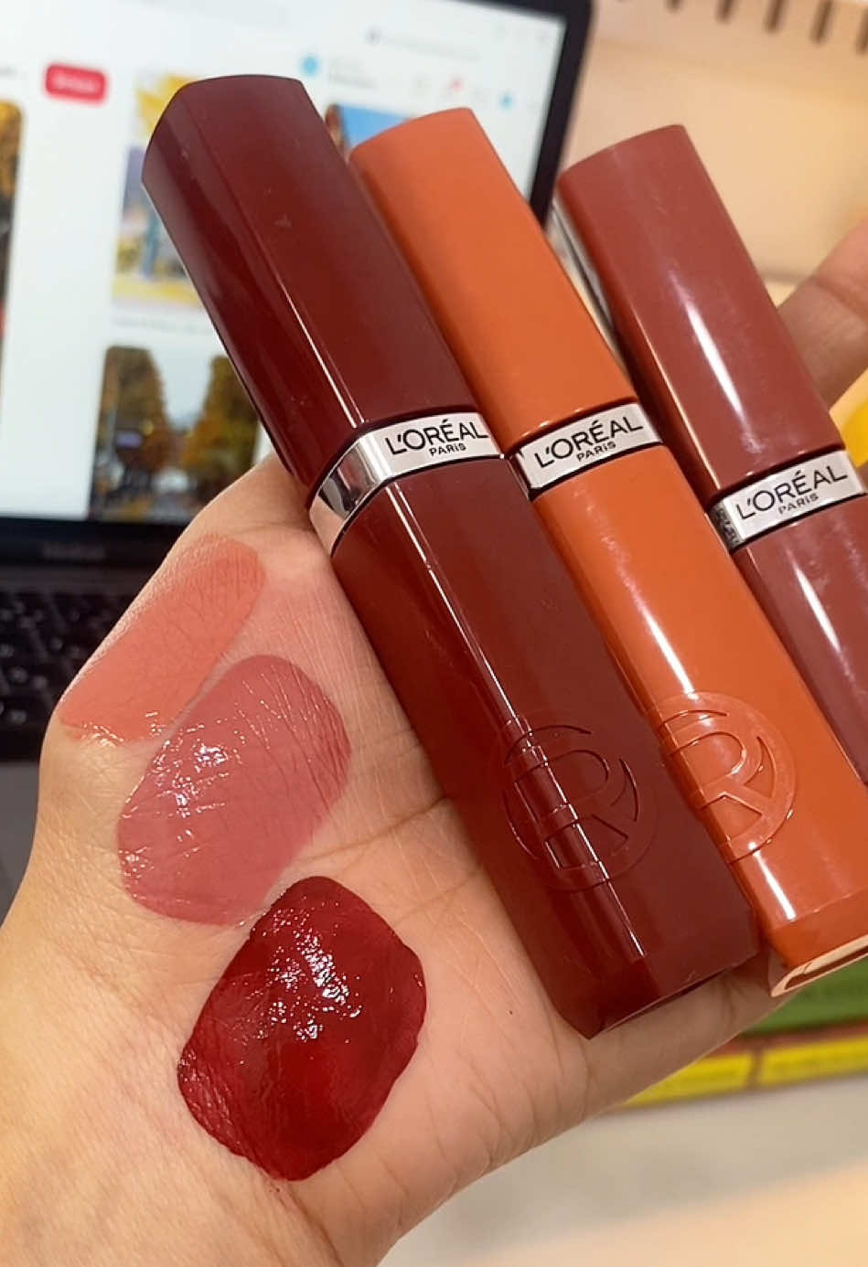 Glossy sehat Awet bgttt!🎀🩷 #loreal #racunloreal #lacquerlikegloss #lorealmakeupid #bibirglossytahanlama 