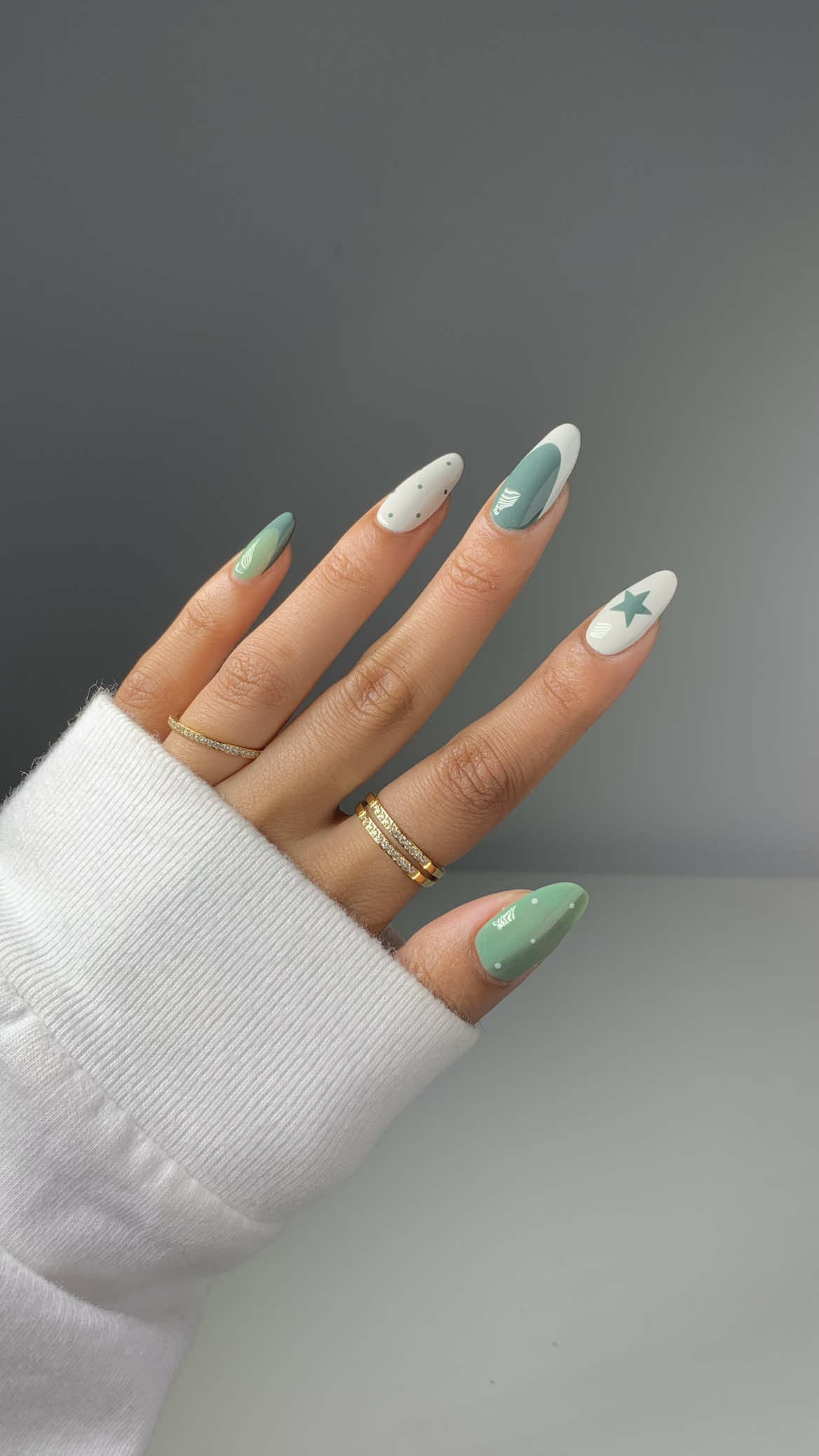 Loving the cutesy spaced out polka dotss 🌿🤍🧁 using @Lights Lacquer ‘old money’, ‘message in a bottle’ (code glossytipped to save)* + @essie cactus jelly’ _____ *affiliate #nailinspo #fallnails #nailideas #nailtutorial 