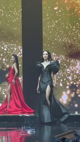 EVENING GOWN PARADE TOP 16 MISS UNIVERSE INDONESIA 2025 -KIRANA LARASATI👑 . VT BY BUNDA.LATINAS #missuniverseinthailand #hellopageantryy #missuniverse #missuniverse2025 #missuniverseindonesia 