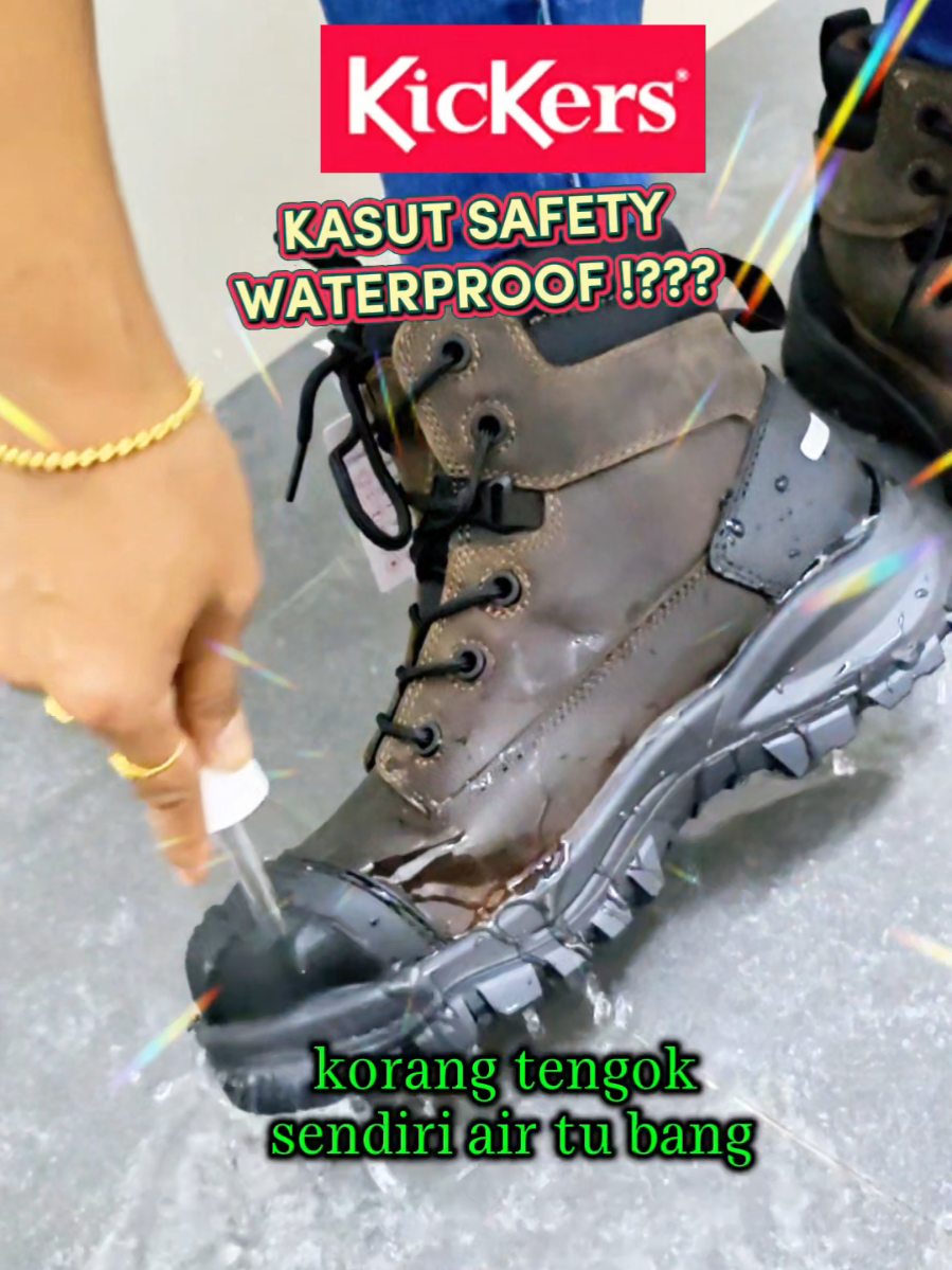 KERJA SELALU PIJAK AIR? PERLU PAKAI KASUT WATERPROOF????  KICKERS SAFETY KASUT YANG WATERPROOF , METAL FREE, ESD ... COMPOSITE TOE TAPAK KEVLAR RINGAN DAN SELESA PAKAI  SESUAI PAKAI KERJA SEBAB SAFETY DAPAT MELINDUNGI TAPAK KAKI KITA DAN WATERPROOF ! TERBARU !  TEKAN BEG KITA  #PROSAFETY #WATERPROOF #SAFETYSHOES #PAKAIKERJA #ESD 
