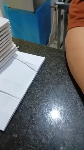 não tive coragem de filmar o rosto dela, mas foi incrível a expressão dela durante toda a fala kkkkkkkk