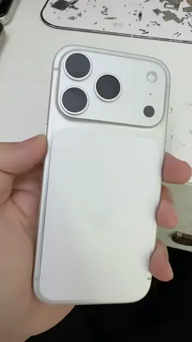 Cục pin của tôi thực sự muốn hít thở không khí-_- #zhenghemyth #iphone17promax #iphone17pro 