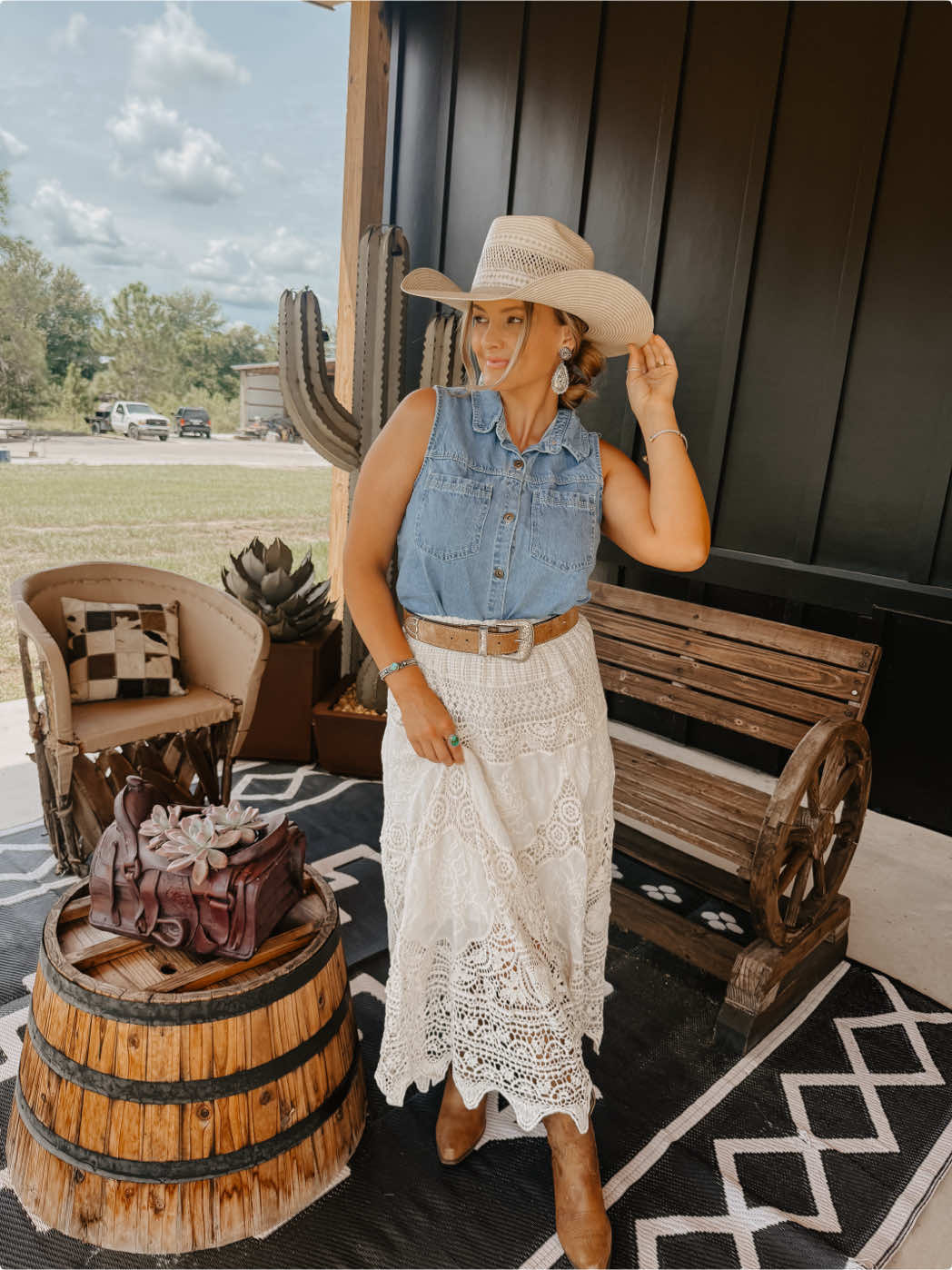 How sweet is this skirt!!🤍 #westernstyle #concertoutfit #countryconcertoutfit 