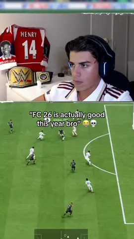FC 26 already has glitches 😭🥀 #fc26 #easports #ultimateteam #fifa #fifapacks #bestfcpacks #bateson #nepenthez #dannyaarons #nickrtfm #ea #futchamps #nickstav #la4awale
