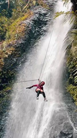 Leepassskaaannnn 🔥🔥🔥😂😂😂 @Basecamp Anak Alam #canyoningcurugaul #canyoneering #fyppppppppppppppppppppppp #wisatapurbalingga #tiktokyfp 