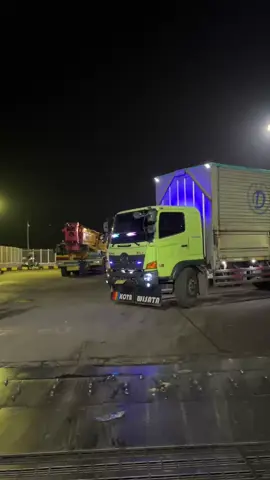 #sumatraygdi7 #semoga selamat sampai tujuan#diweneitransindonesia #HINO500 #