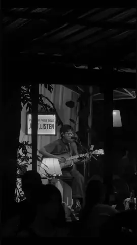 ทนไว้ก่อนนะ👽