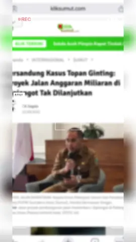 KLIKSUMUT.COM | MEDAN – Kepala Dinas Pekerjaan Umum dan Penataan Ruang (PUPR) Sumatera Utara (Sumut), Hendra Dermawan Siregar, menegaskan proyek pembangunan jalan Hutaimbaru–Sipiongot di Padang Lawas Utara (Paluta) terhenti total. Proyek tersebut tidak lagi dilanjutkan dalam Perubahan APBD (P-APBD) 2025 karena statusnya tengah dalam sorotan hukum. “Untuk saat ini, dan di P-APBD, proyek ini tidak dikerjakan lebih lanjut, karena memang masih dalam proses yang harus dikaji bersama lagi. Jadi, tidak dilanjutkan,” ujar Hendra di Kantor Gubernur Sumut, Senin (22/9/2025). Baca selengkapnya di www.kliksumut.com #kliksumut #klik #fyp #foryou #fypシ 