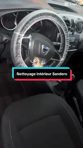 Préparation intérieure de cette Sandero, déjà bien entretenue, avant sa mise en vente. #detailing #valenciennes #avantapres #cleancar #nettoyage 