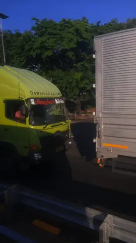 cinta bukanlah alasan untuk menyiksa diri sendiri