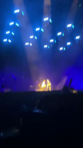 kameramen ikut goyang 🤣 #muse #museliveinjakarta #jakarta #hysteria 