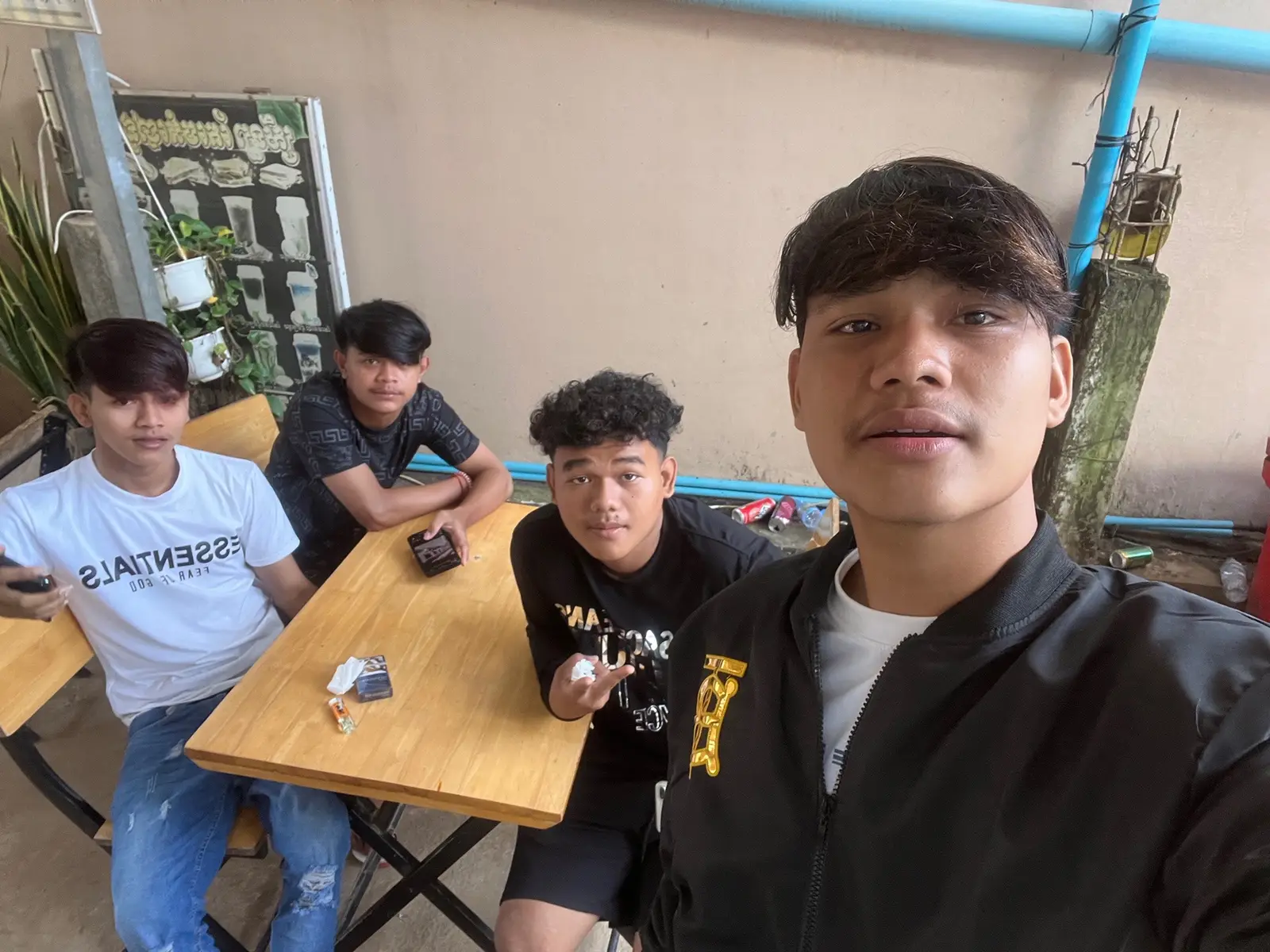 #ត្បូងឃ្មុំផ្ទះខ្ញុំ🏠💗😊 #fyp #24hrmehaktaclean 🤍