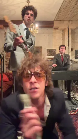 HELP! ✨⛑️ #beatles #rock #tiktokmusic #fyp #60s 