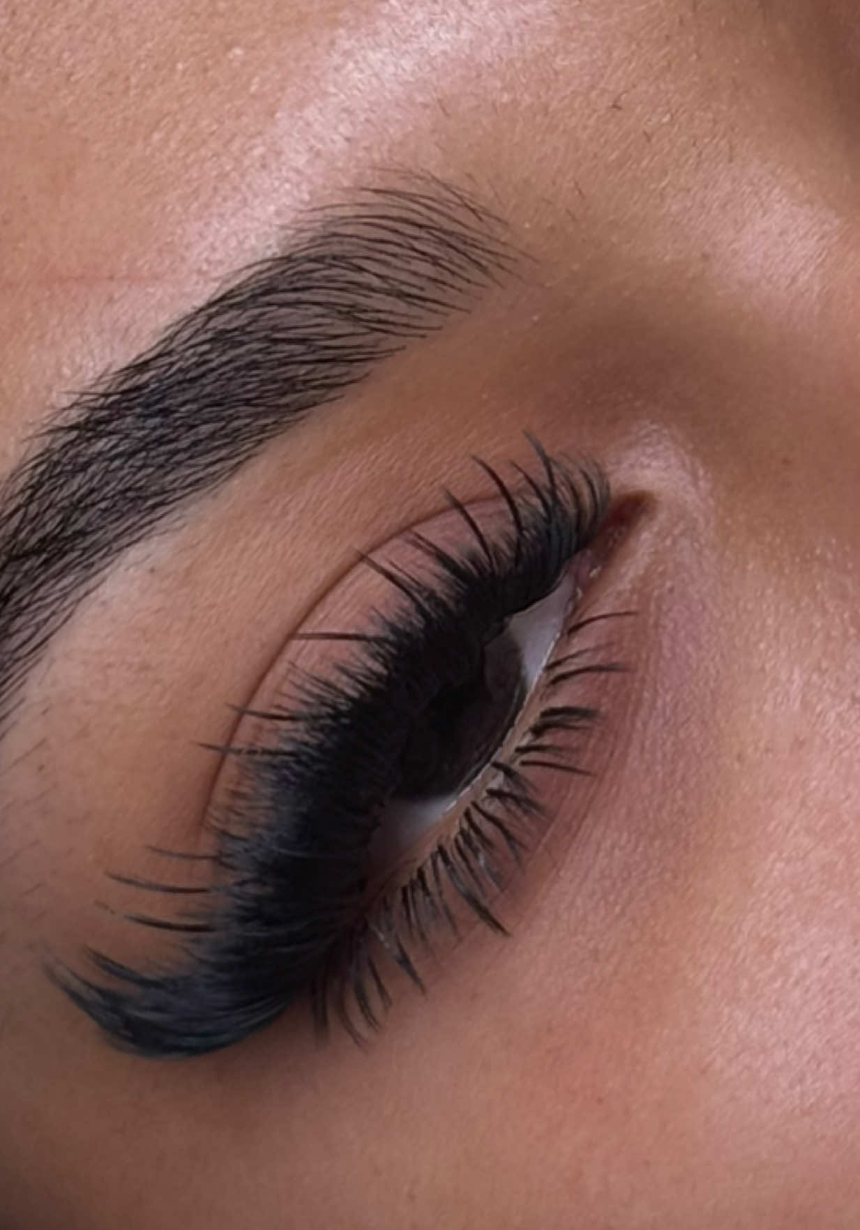 Wispy Volume Set + bottoms 🤍 #orlandolashes #wispylashes #lashinspo #lashextensions #lashtok 