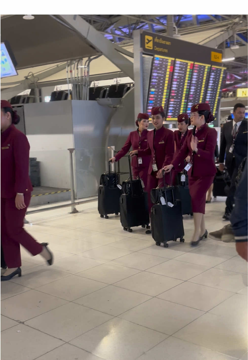 📍Qatar airways in airport 🇶🇦🫶✨#cabincrew #แอร์โฮสเตส #flightattendant #cabincrewlife #qatarairways🇶🇦 