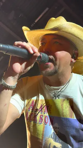 FRONT ROW! CHECK THIS OUT! LIGHTS COME ON - JASON ALDEAN! This was his show in Bend, OR. The crowd was absolutely loving it! He was so good live! Amazing concert! #jasonaldean #concert #live #amazing #Love 