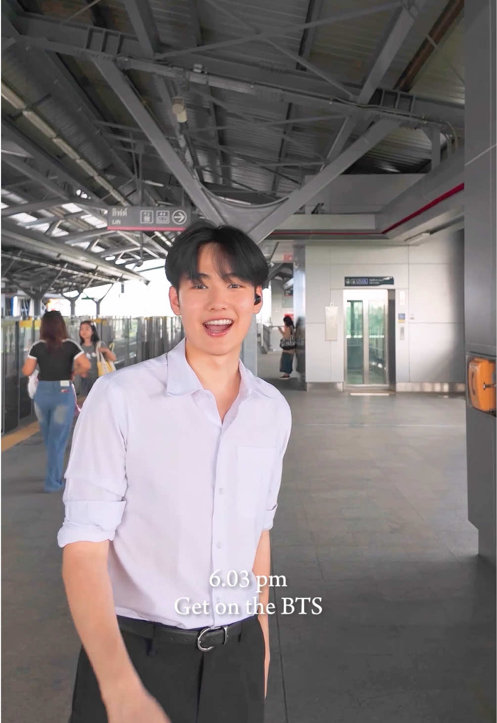 Get on the BTS #prinminoi #BabyBrightMakeup 