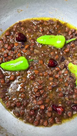 Brown chickpeas کالا چنا #chickpeas #chana #foruyou #tiktokviral #cooking 