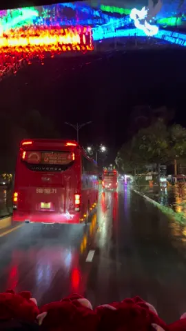 Ba anh em dẫn nhau đưa các thượng đế vào thành phố#xuhuong #nhaxethaolan #thaolanlimousine 