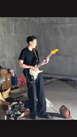 🥹😺 under cutnya +guitar user @agustd ,setelah 2 THN akhirnya up🫠😭 #suga#agustd#minyoongi#bts#fyp