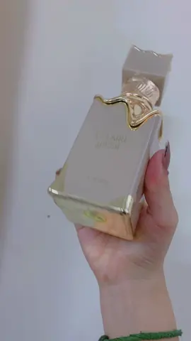 عطر اكلاير الأصلي 🍓🤍#الشعب_الصيني_ماله_حل😂 #عطرك #اكسبلورexplore #الشعب_الصيني_ماله_حل😂😂 