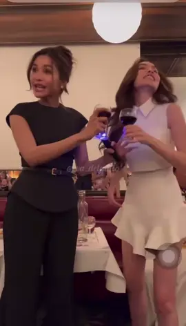 Bao giờ mới ra khỏi Paris đây😂.Cre: trên vd #CharlotteAustin #EngfaWaraha #englot #อิงล็อต 