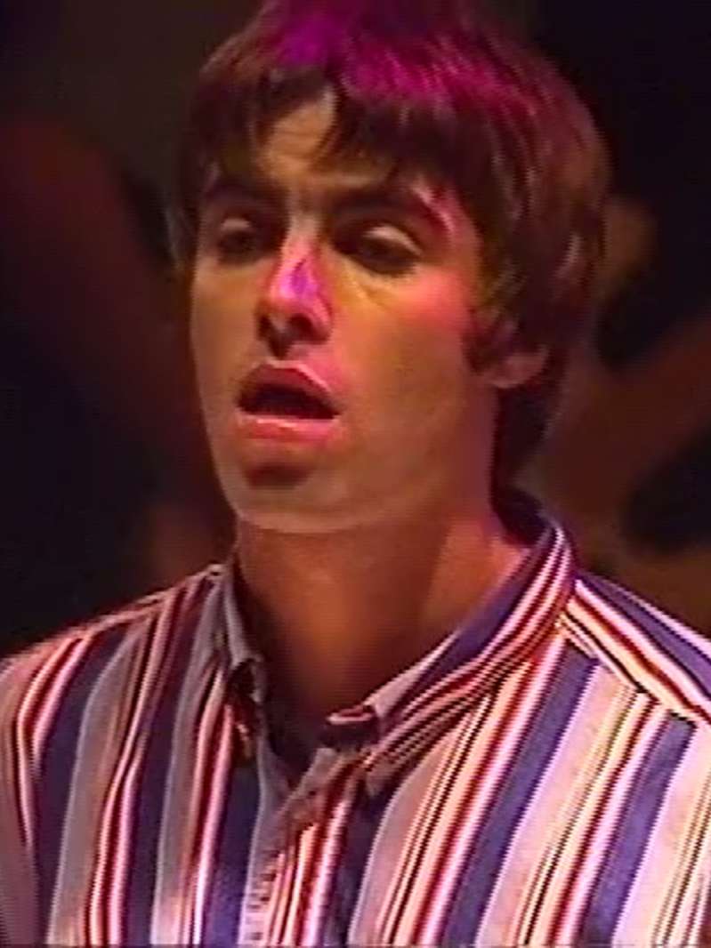 Oasis - Rock 'n' Roll Star (2nd take) @ Whisky A Go Go [09/29/1994] Noel's backing vocals always get mEEeeeee I'll be posting more songs from this set throughout this week, enjoy! #oasis #liamgallagher #noelgallagher #britpop #1990s #oasisreunion #rocknrollstar #whiskyagogo
