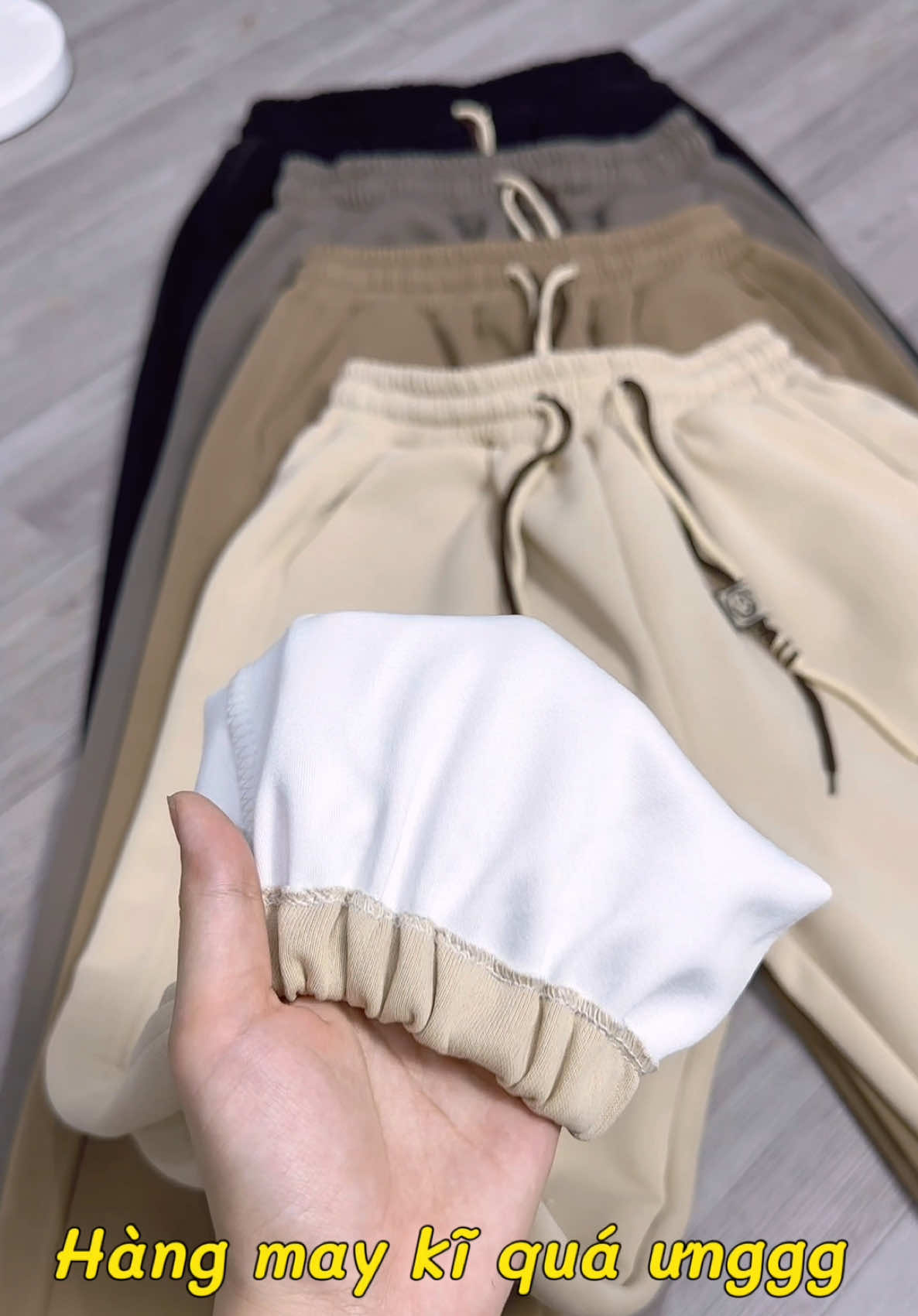 Quần jogger nỉ dày dặn nhiều màu #quannu #quanninu #quanjogger #quanjoggernu #quanbogau #quanbogaunu #quanniongsuong #quansuongongrong 